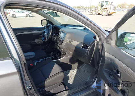 2018 Mitsubishi Outlander Es z USA, uszkodzony, nr VIN JA4AZ2A37JZ007002